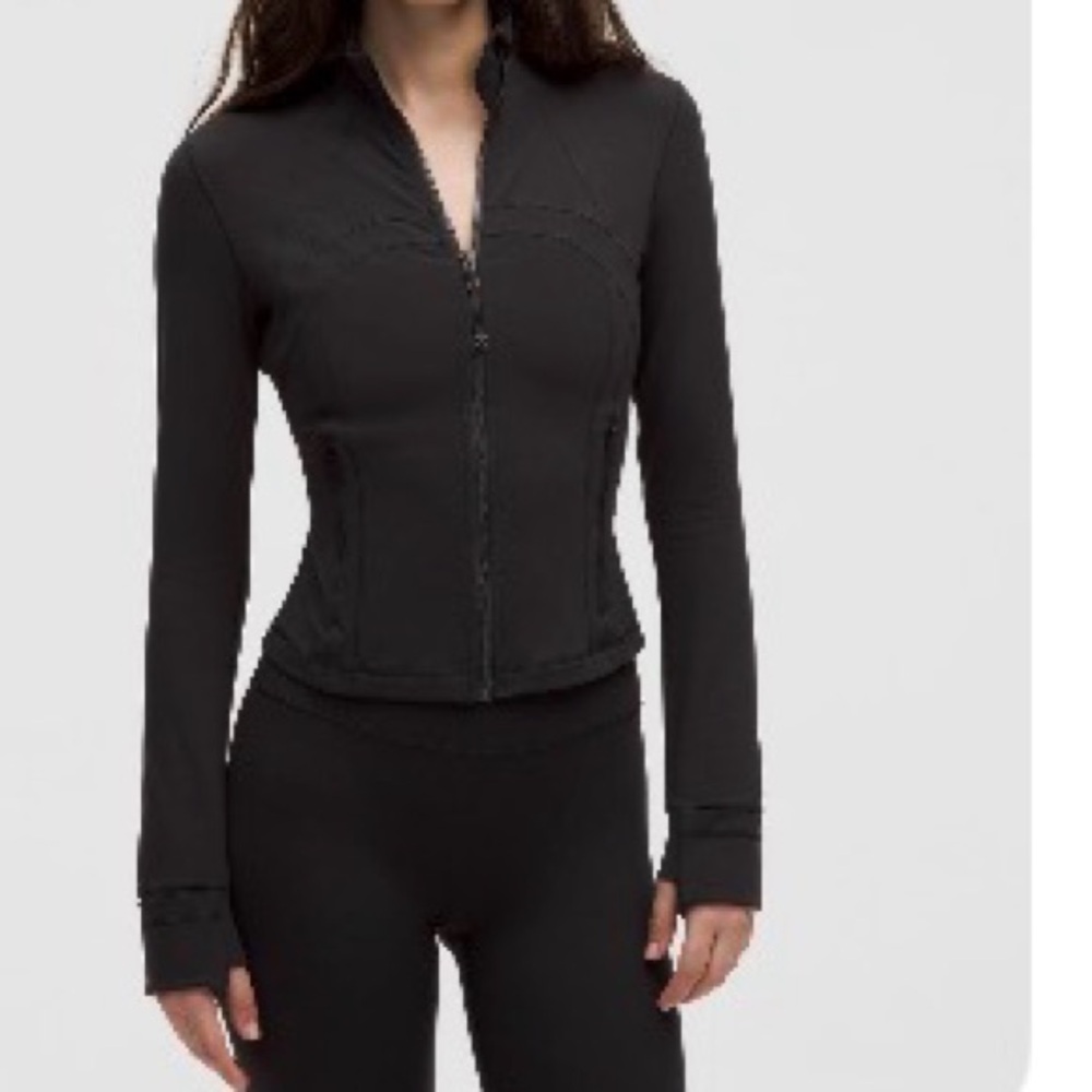 Lululemon defined nulu jacket. Size 6. Color Black. Gently worn.